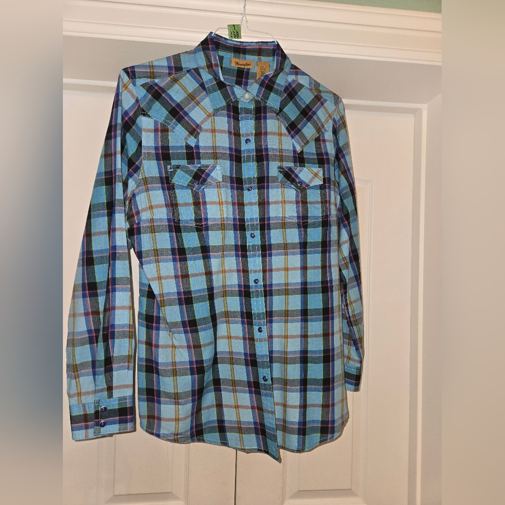 Ladies Wrangler Pearl Snap